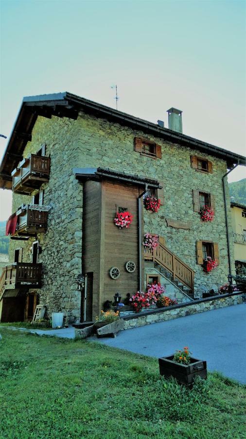 Hotel Bait Da Pizabela Livigno Exterior foto